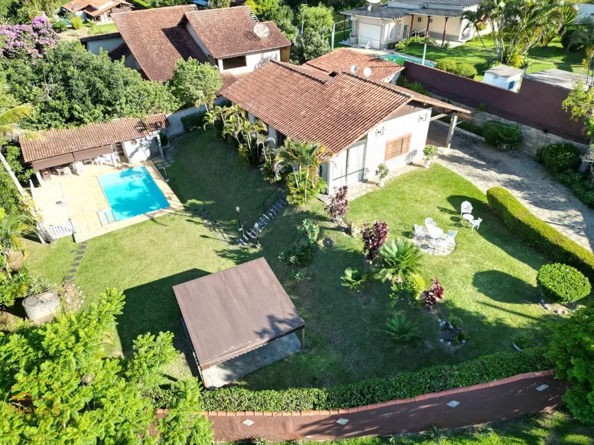Foto 1 de Casa com 5 quartos à venda, 250m2 em Miguel Pereira - RJ