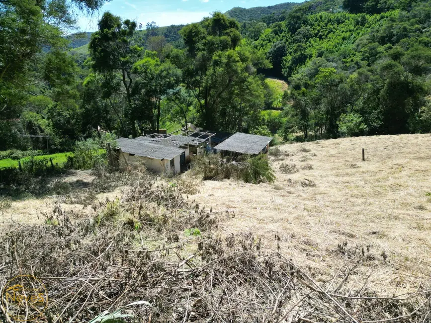 Foto 5 de Terreno / Lote à venda, 1595m2 em Paty Do Alferes - RJ