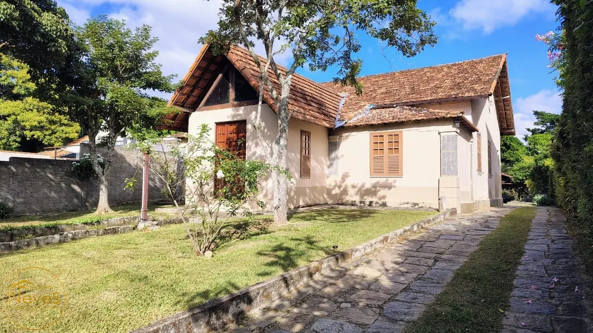 Foto 1 de Casa com 4 quartos à venda, 210m2 em Paty Do Alferes - RJ
