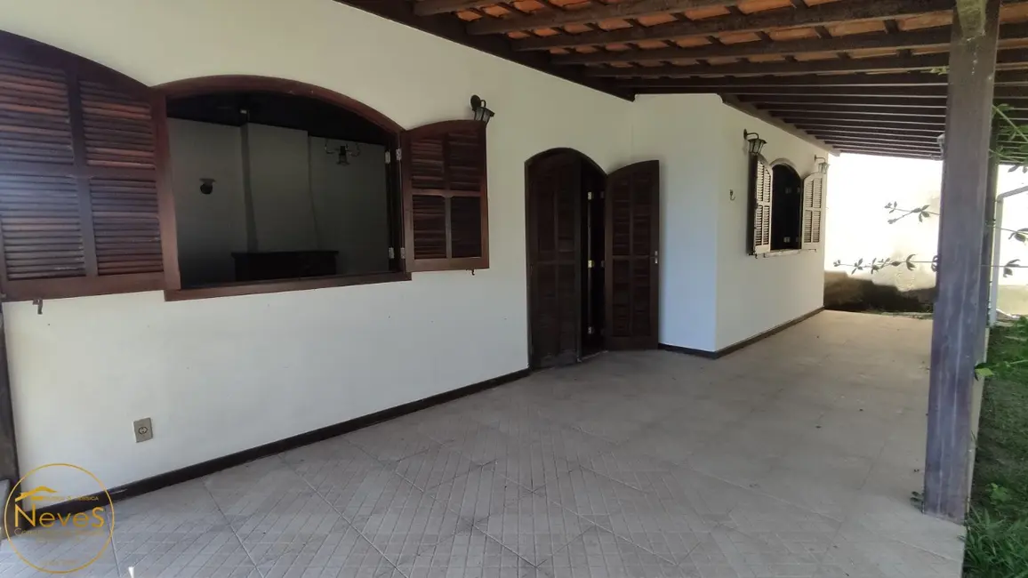 Casa com 3 quartos à venda, 371m2 em Miguel Pereira - RJ - imagem 3 Foto 3 de Casa com 3 quartos à venda, 371m2 em Miguel Pereira - RJ