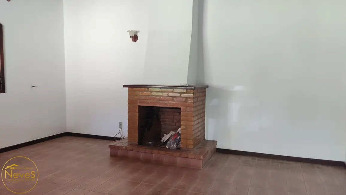 Casa com 3 quartos à venda, 371m2 em Miguel Pereira - RJ - imagem 5 Foto 5 de Casa com 3 quartos à venda, 371m2 em Miguel Pereira - RJ