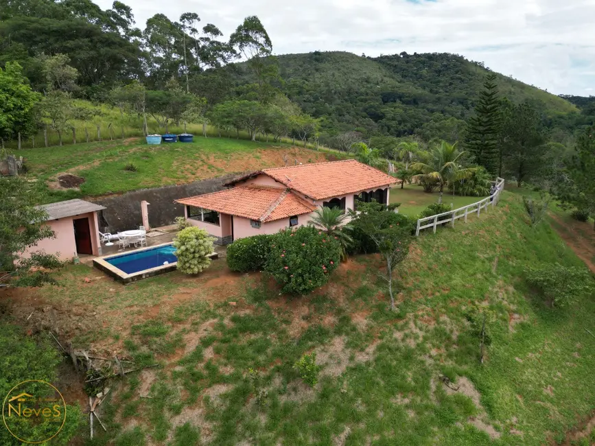 Foto 2 de Casa com 3 quartos à venda, 150m2 em Miguel Pereira - RJ