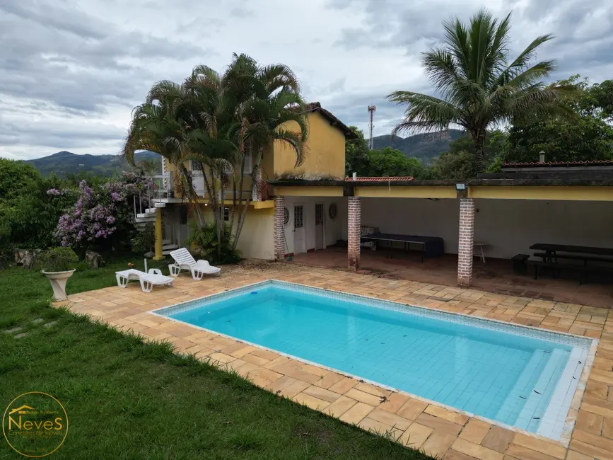 Foto 2 de Sítio / Rancho com 5 quartos à venda, 440m2 em Paty Do Alferes - RJ