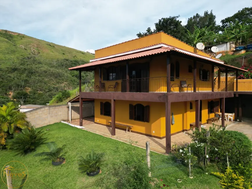 Foto 1 de Casa com 5 quartos à venda, 275m2 em Paty Do Alferes - RJ