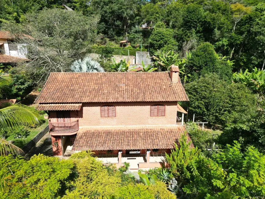 Casa com 3 quartos à venda, 295m2 em Paty Do Alferes - RJ - imagem 3 Foto 3 de Casa com 3 quartos à venda, 295m2 em Paty Do Alferes - RJ