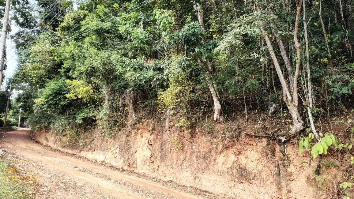 Foto 1 de Terreno / Lote à venda, 723m2 em Paty Do Alferes - RJ