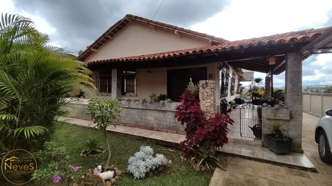 Casa com 3 quartos à venda, 239m2 em Paty Do Alferes - RJ - imagem 1 Foto 1 de Casa com 3 quartos à venda, 239m2 em Paty Do Alferes - RJ