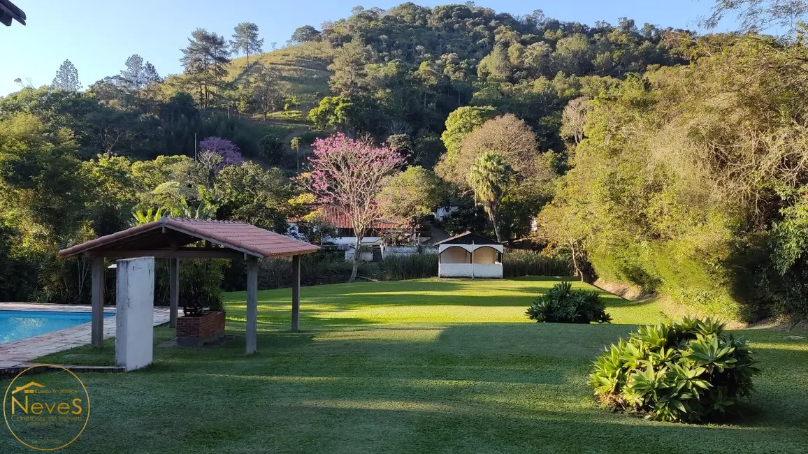 Foto 5 de Casa com 4 quartos à venda, 250m2 em Miguel Pereira - RJ