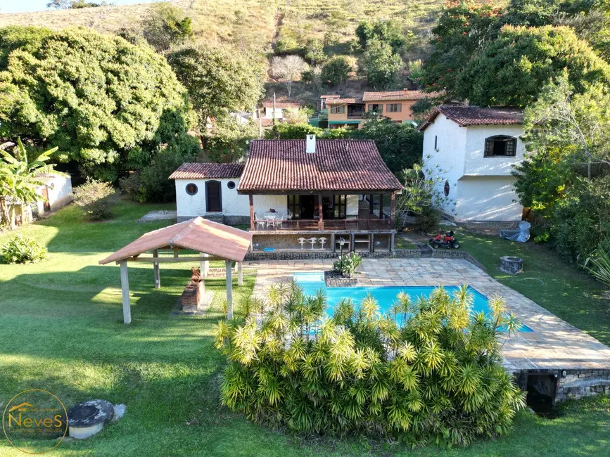 Foto 1 de Casa com 4 quartos à venda, 250m2 em Miguel Pereira - RJ