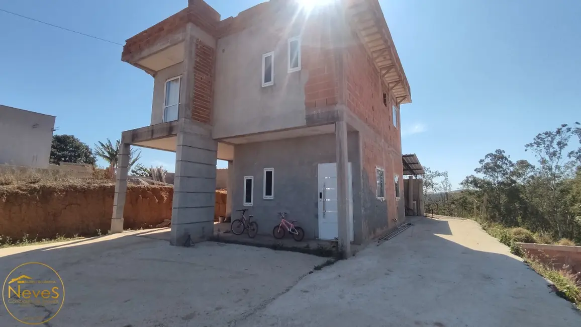 Casa com 3 quartos à venda, 220m2 em Paty Do Alferes - RJ - imagem 3 Foto 3 de Casa com 3 quartos à venda, 220m2 em Paty Do Alferes - RJ