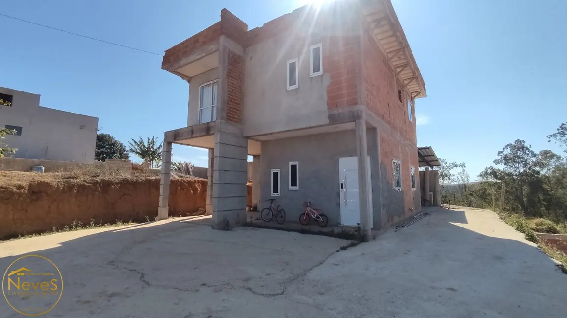 Casa com 3 quartos à venda, 220m2 em Paty Do Alferes - RJ - imagem 2 Foto 2 de Casa com 3 quartos à venda, 220m2 em Paty Do Alferes - RJ