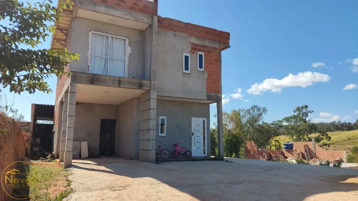 Casa com 3 quartos à venda, 220m2 em Paty Do Alferes - RJ - imagem 1 Foto 1 de Casa com 3 quartos à venda, 220m2 em Paty Do Alferes - RJ