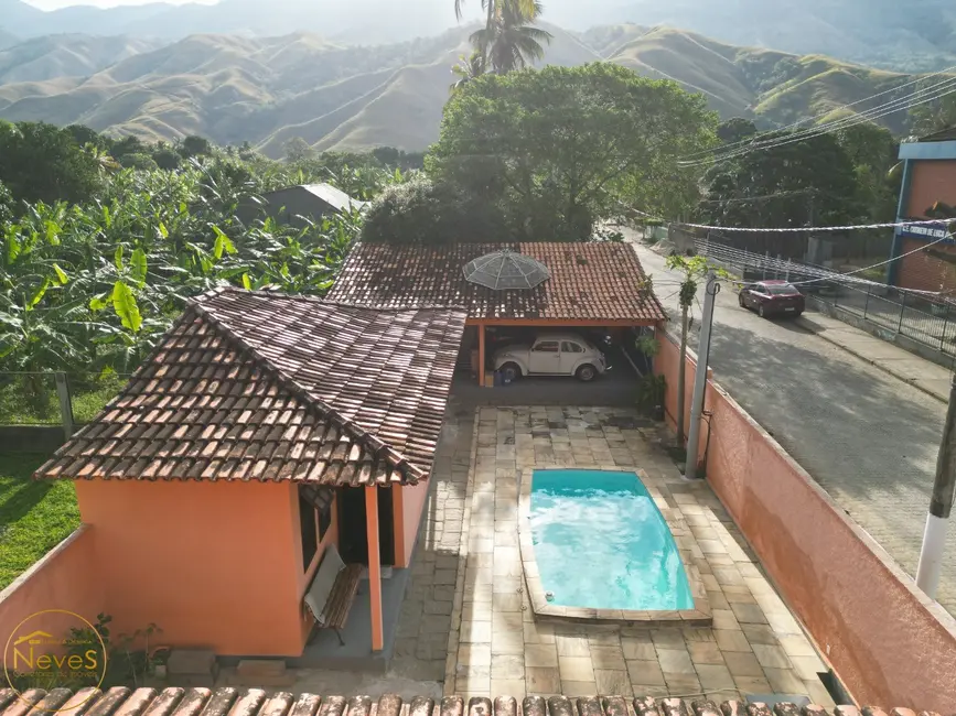 Casa com 4 quartos à venda, 340m2 em Miguel Pereira - RJ - imagem 2 Foto 2 de Casa com 4 quartos à venda, 340m2 em Miguel Pereira - RJ