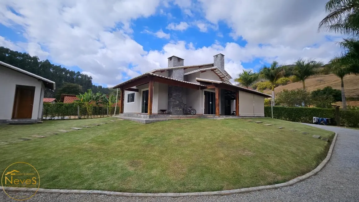 Foto 2 de Casa com 3 quartos à venda, 178m2 em Paty Do Alferes - RJ