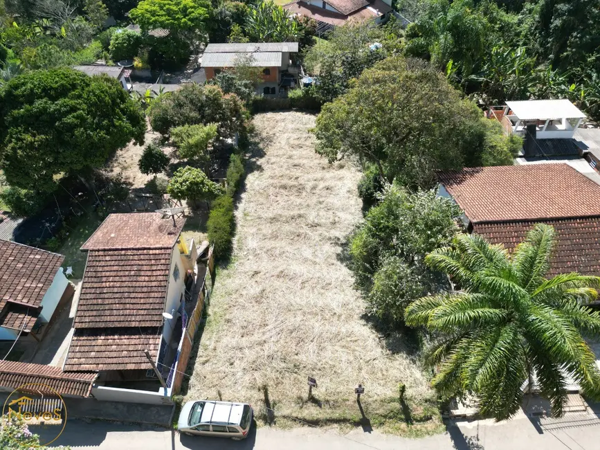 Foto 1 de Terreno / Lote à venda, 705m2 em Miguel Pereira - RJ