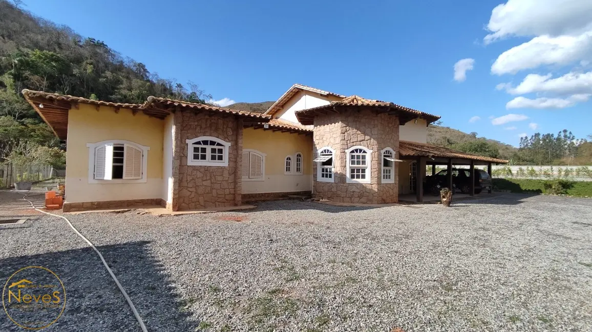 Foto 3 de Sítio / Rancho com 6 quartos à venda, 450m2 em Paty Do Alferes - RJ