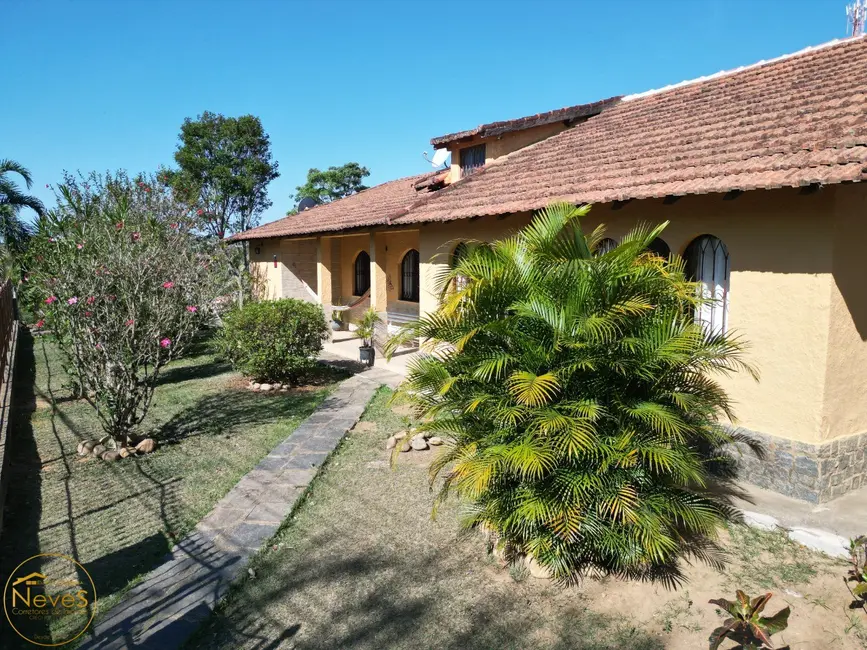 Foto 1 de Casa com 4 quartos à venda, 200m2 em Paty Do Alferes - RJ