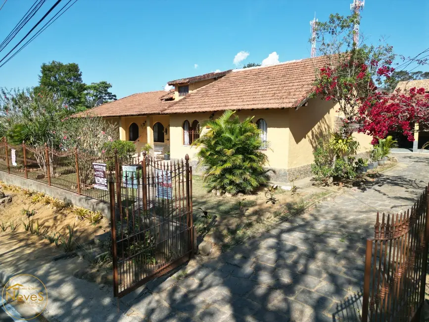 Foto 2 de Casa com 4 quartos à venda, 200m2 em Paty Do Alferes - RJ