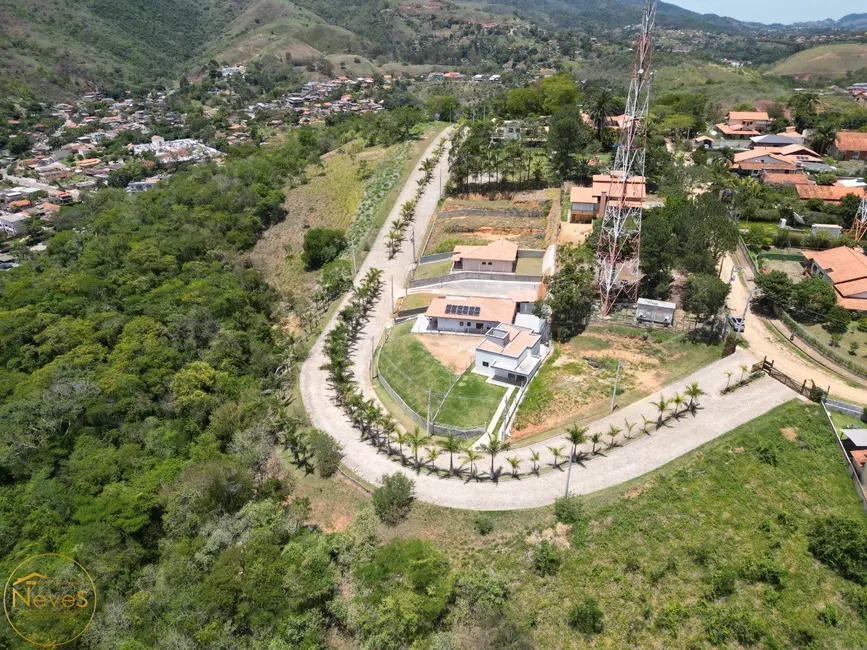 Foto 2 de Terreno / Lote à venda, 373m2 em Paty Do Alferes - RJ