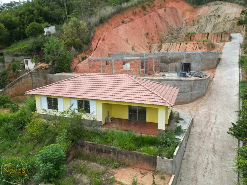 Casa com 2 quartos à venda, 163m2 em Centro, Paty Do Alferes - RJ - imagem 2 Foto 2 de Casa com 2 quartos à venda, 163m2 em Centro, Paty Do Alferes - RJ