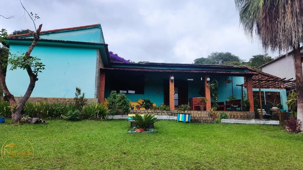 Foto 2 de Sítio / Rancho com 8 quartos à venda, 400m2 em Paty Do Alferes - RJ