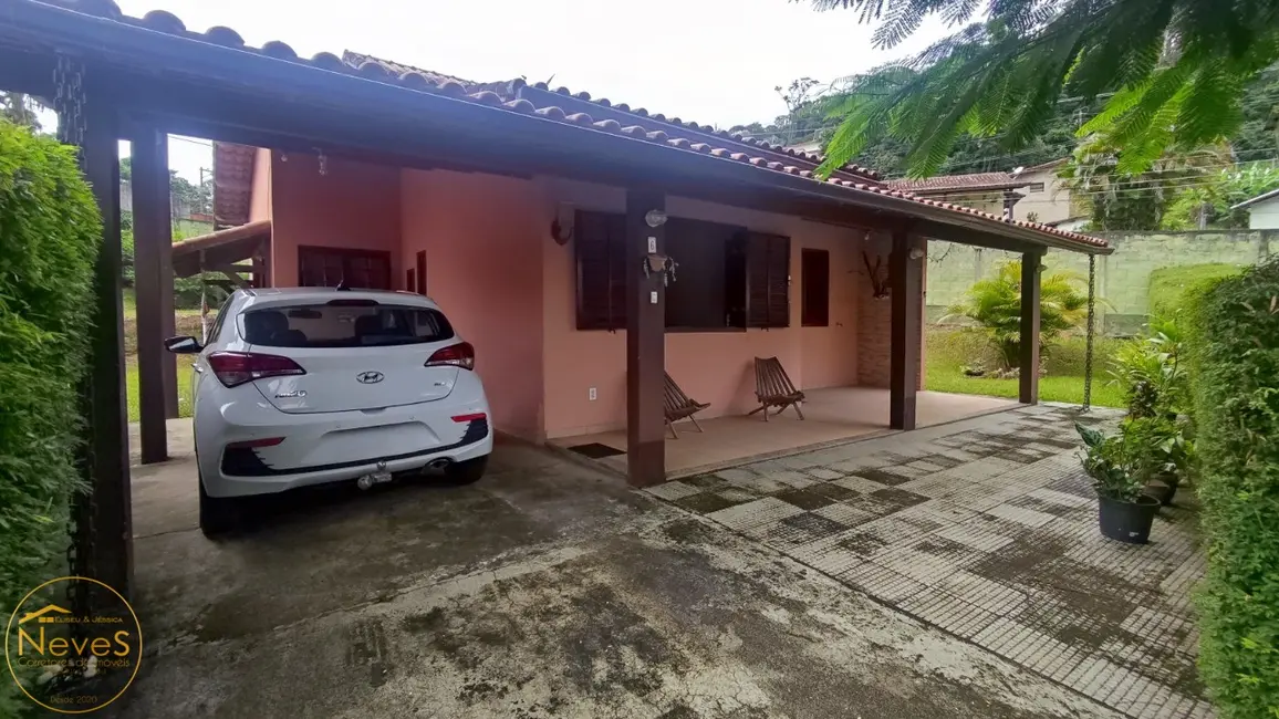 Foto 2 de Casa com 2 quartos à venda, 120m2 em Miguel Pereira - RJ