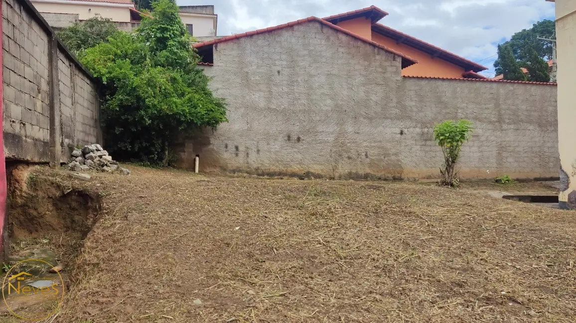 Foto 2 de Terreno / Lote à venda, 200m2 em Paty Do Alferes - RJ