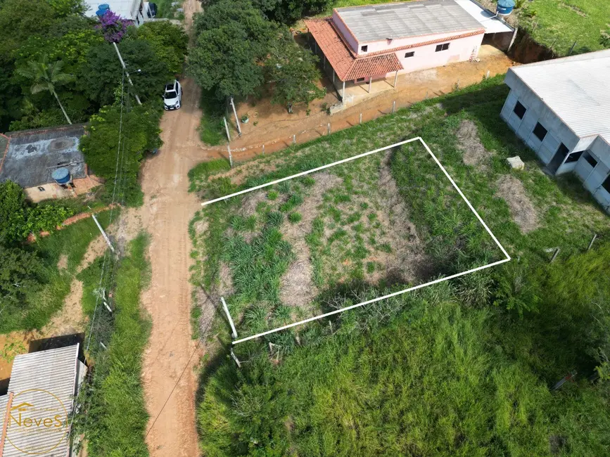 Foto 1 de Terreno / Lote à venda, 400m2 em Paty Do Alferes - RJ