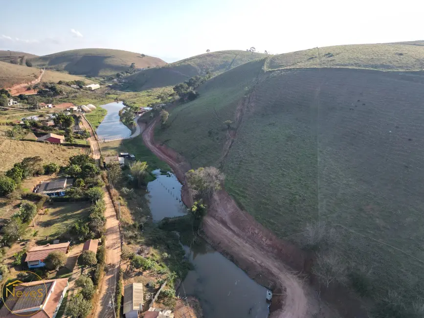 Foto 3 de Terreno / Lote à venda, 121000m2 em Paty Do Alferes - RJ