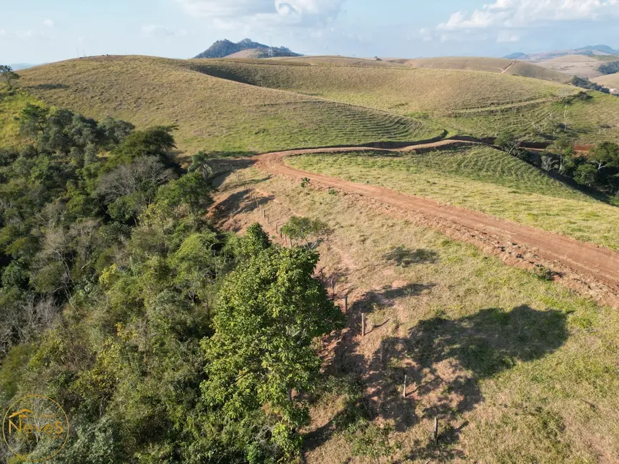 Foto 1 de Terreno / Lote à venda, 121000m2 em Paty Do Alferes - RJ