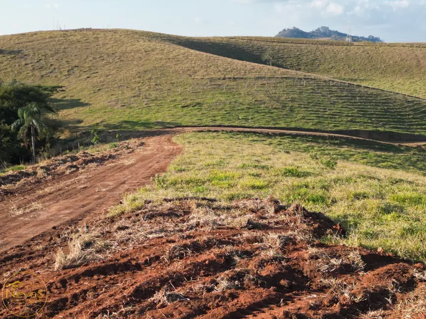 Foto 2 de Terreno / Lote à venda, 121000m2 em Paty Do Alferes - RJ