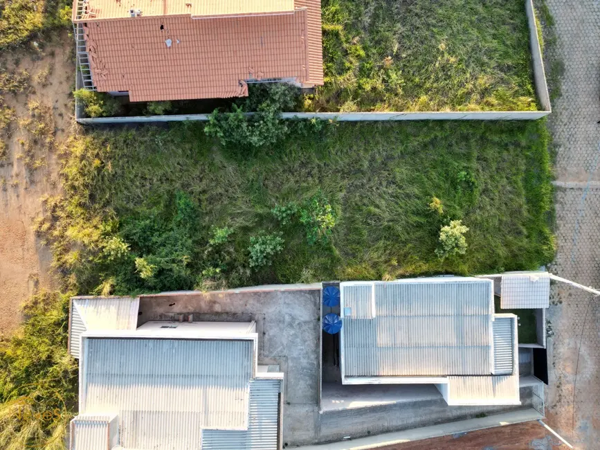 Foto 4 de Terreno / Lote à venda, 412m2 em Paty Do Alferes - RJ
