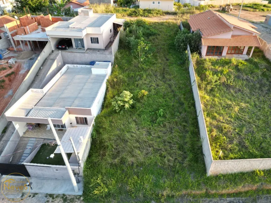 Foto 1 de Terreno / Lote à venda, 412m2 em Paty Do Alferes - RJ