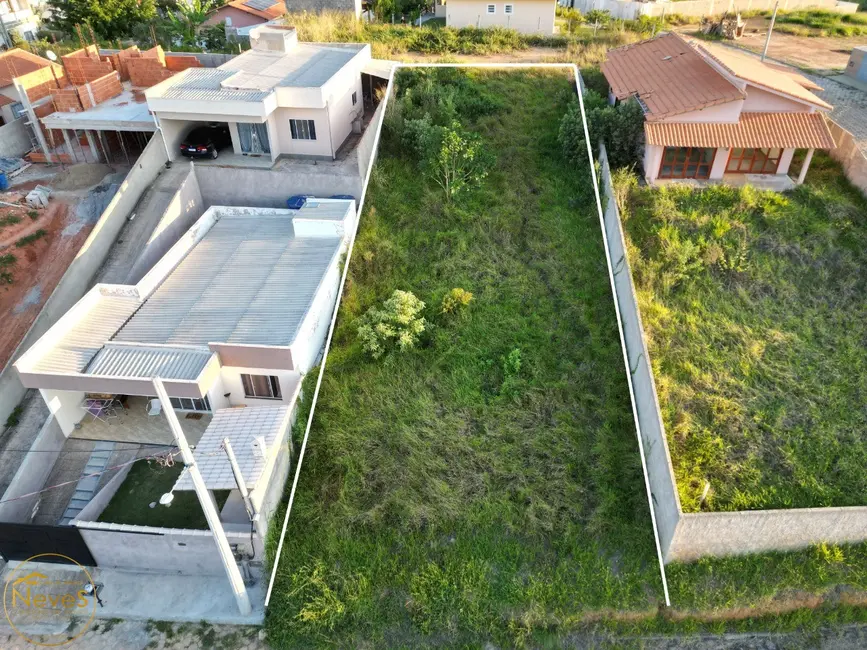 Foto 2 de Terreno / Lote à venda, 412m2 em Paty Do Alferes - RJ