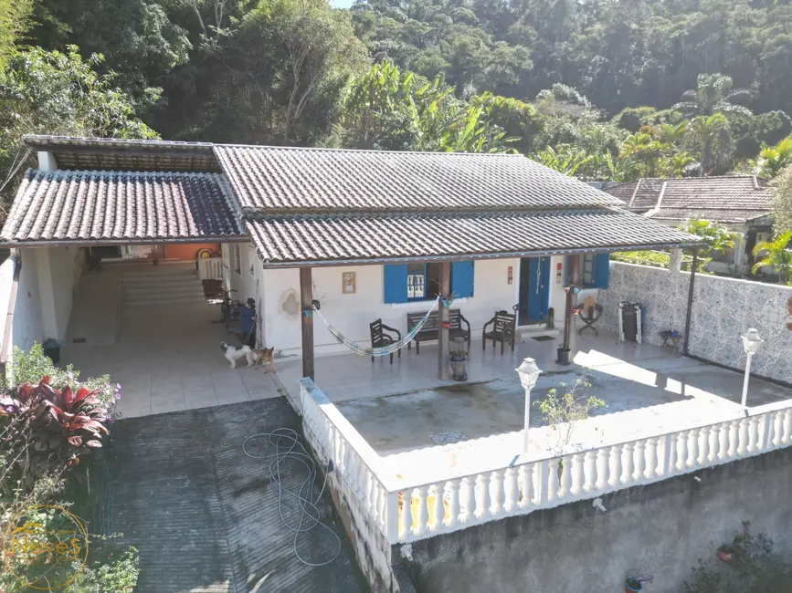 Foto 3 de Casa com 4 quartos à venda, 225m2 em Miguel Pereira - RJ