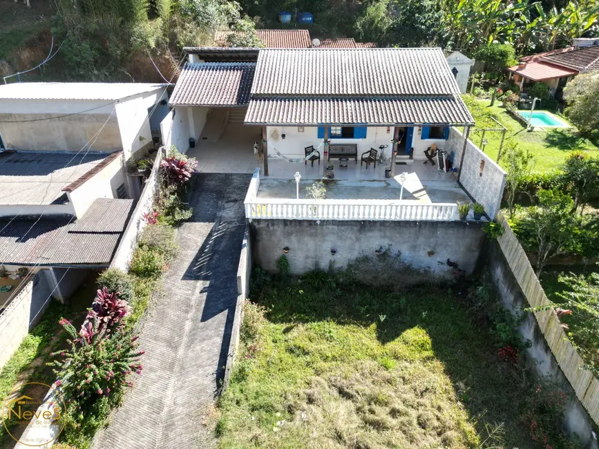 Foto 2 de Casa com 4 quartos à venda, 225m2 em Miguel Pereira - RJ