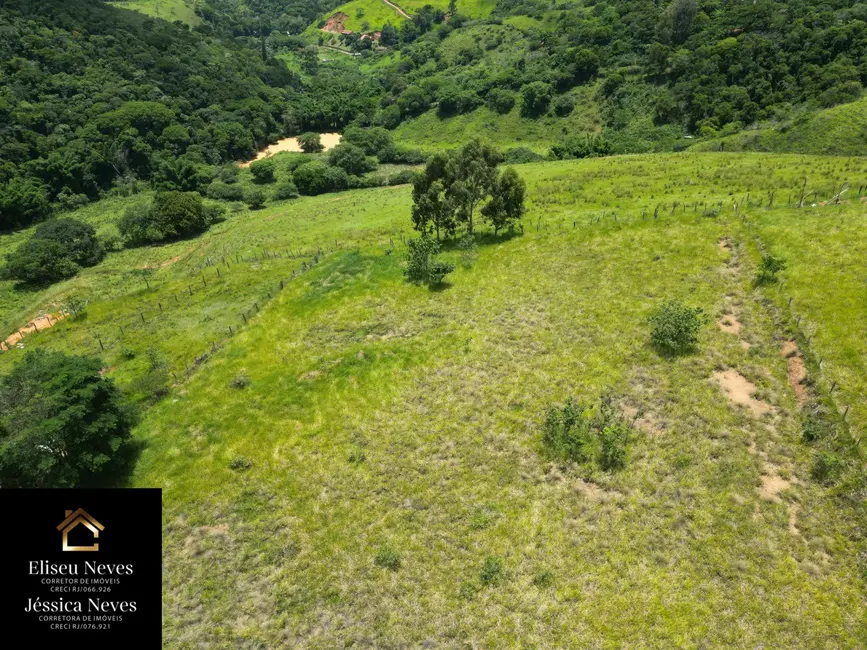Foto 4 de Terreno / Lote à venda, 2550m2 em Paty Do Alferes - RJ