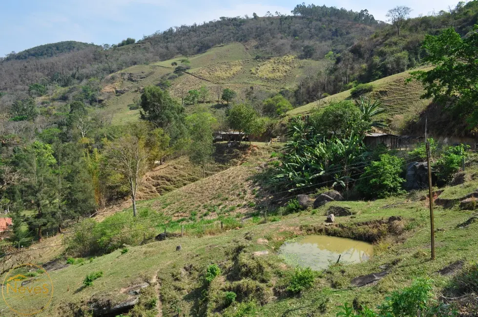 Foto 1 de Sítio / Rancho com 8 quartos à venda, 400m2 em Paty Do Alferes - RJ