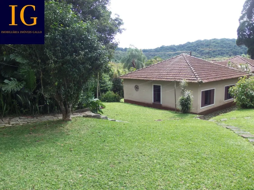 Chácara com 3 quartos à venda, 740m2 em Centro, Ribeirao Pires - SP - imagem 5 Foto 5 de Chácara com 3 quartos à venda, 740m2 em Centro, Ribeirao Pires - SP