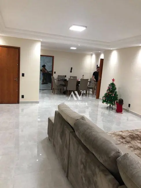 Foto 2 de Apartamento com 3 quartos à venda, 190m2 em Vila Itapura, Campinas - SP