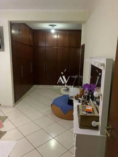 Chácara com 3 quartos à venda, 2012m2 em Vale Verde, Valinhos - SP - imagem 8 Foto 8 de Chácara com 3 quartos à venda, 2012m2 em Vale Verde, Valinhos - SP