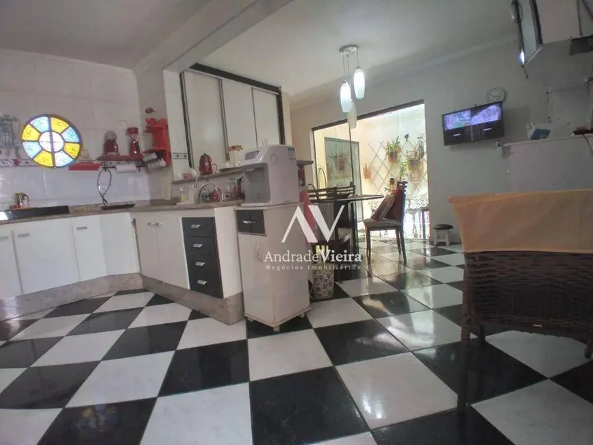 Casa com 4 quartos à venda, 335m2 em Campinas - SP - imagem 4 Foto 4 de Casa com 4 quartos à venda, 335m2 em Campinas - SP