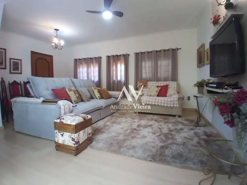 Casa com 4 quartos à venda, 335m2 em Campinas - SP - imagem 3 Foto 3 de Casa com 4 quartos à venda, 335m2 em Campinas - SP