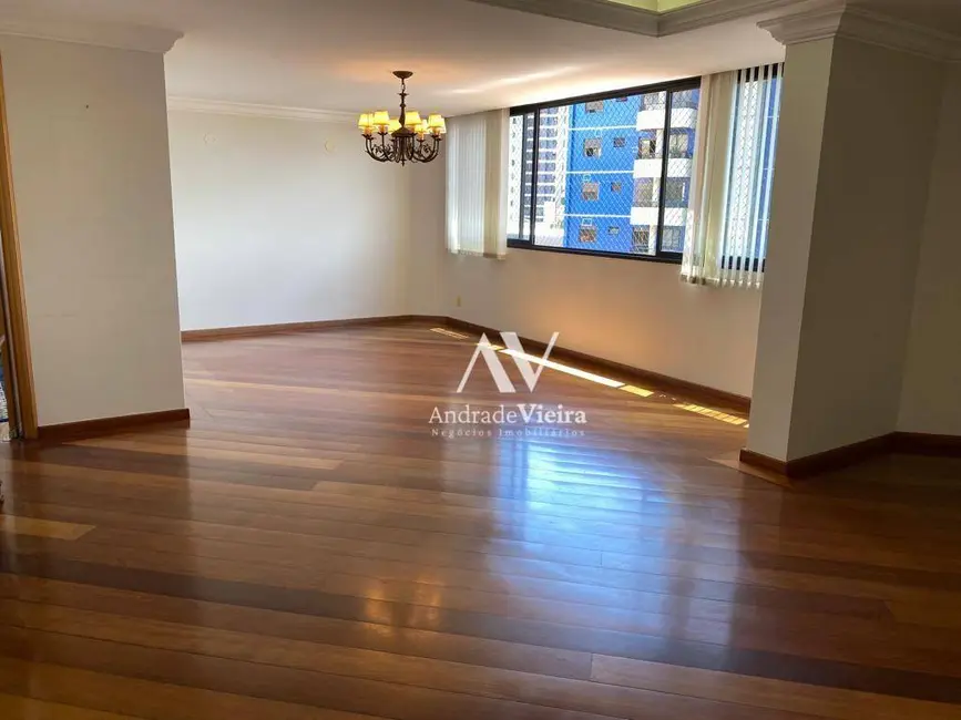 Foto 2 de Apartamento com 4 quartos à venda, 245m2 em Cambuí, Campinas - SP