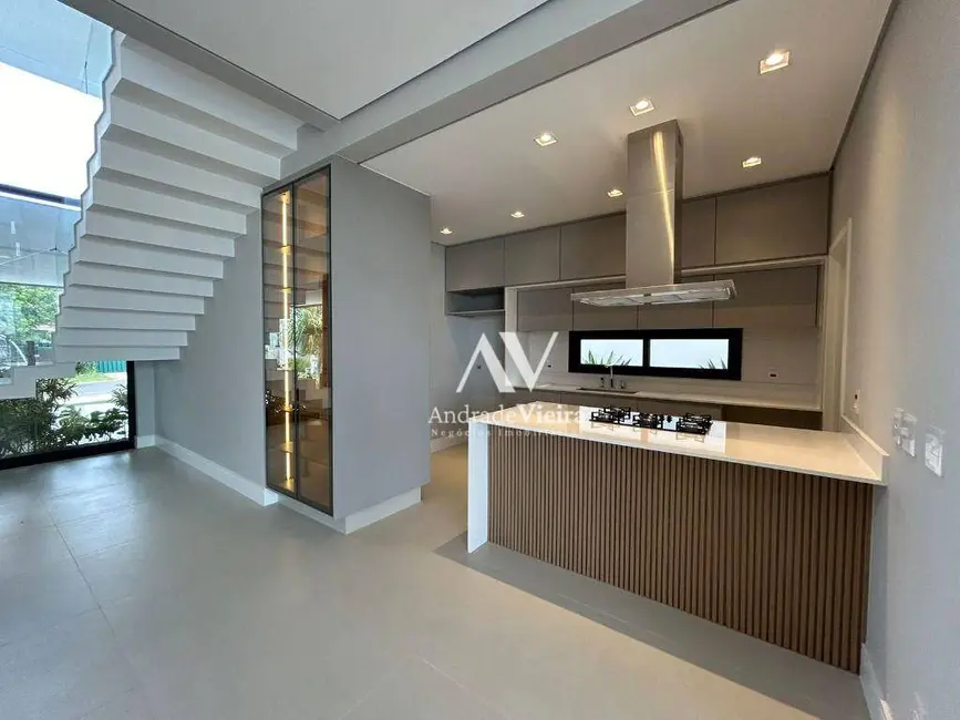 Foto 9 de Casa de Condomínio com 4 quartos à venda, 378m2 em Cambuí, Campinas - SP