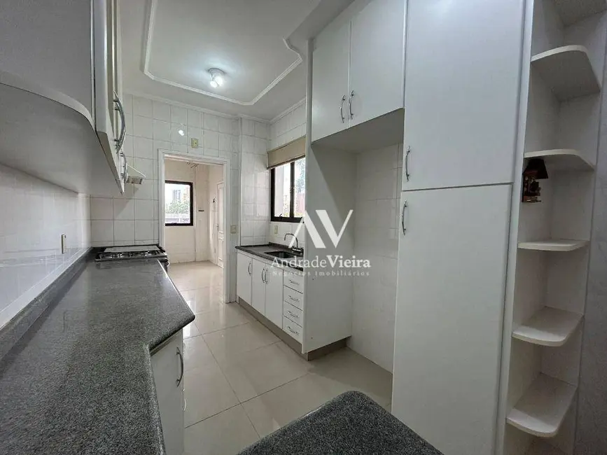 Apartamento com 3 quartos à venda, 121m2 em Cambuí, Campinas - SP - imagem 8 Foto 8 de Apartamento com 3 quartos à venda, 121m2 em Cambuí, Campinas - SP