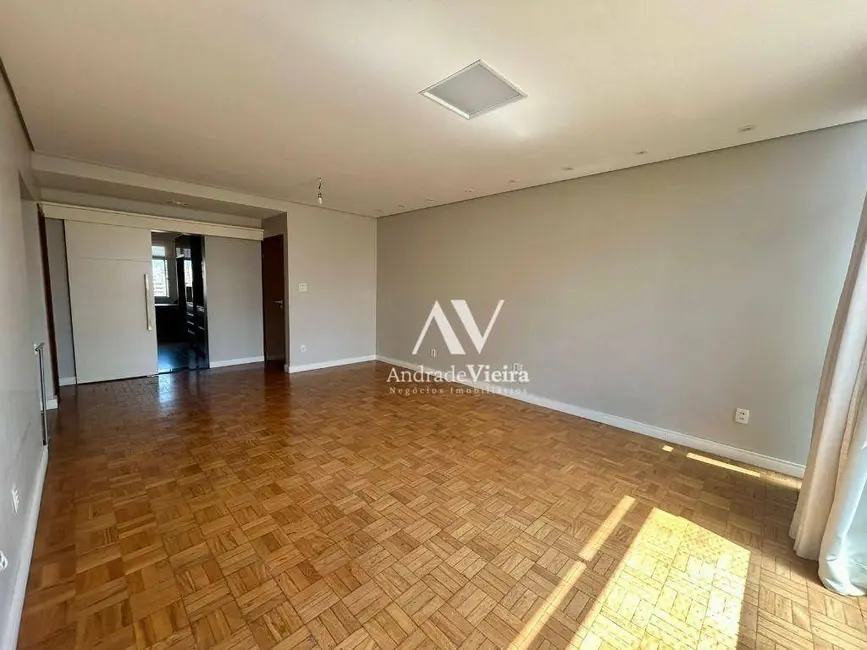 Apartamento com 3 quartos à venda, 140m2 em Cambuí, Campinas - SP - imagem 4 Foto 4 de Apartamento com 3 quartos à venda, 140m2 em Cambuí, Campinas - SP