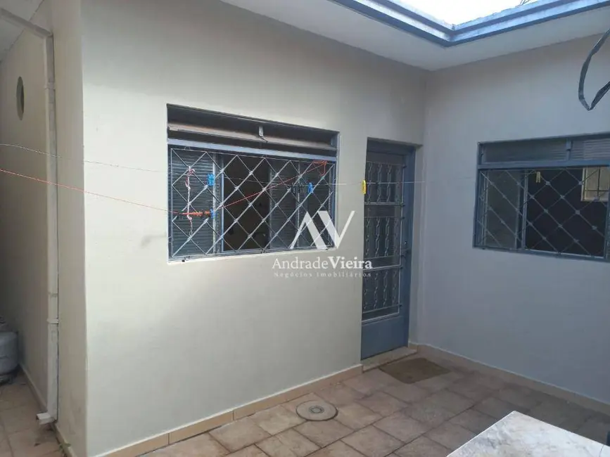 Casa com 4 quartos à venda, 325m2 em Taquaral, Campinas - SP - imagem 3 Foto 3 de Casa com 4 quartos à venda, 325m2 em Taquaral, Campinas - SP