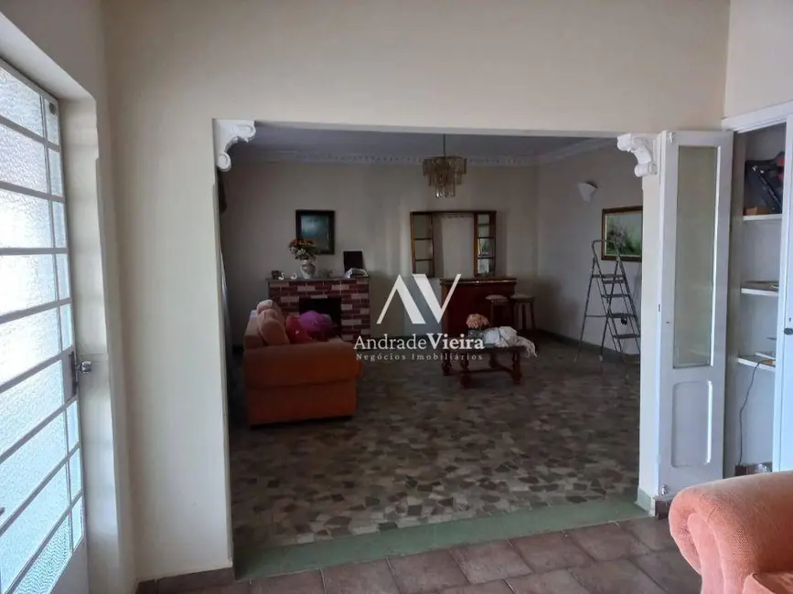 Casa com 4 quartos à venda, 325m2 em Taquaral, Campinas - SP - imagem 4 Foto 4 de Casa com 4 quartos à venda, 325m2 em Taquaral, Campinas - SP