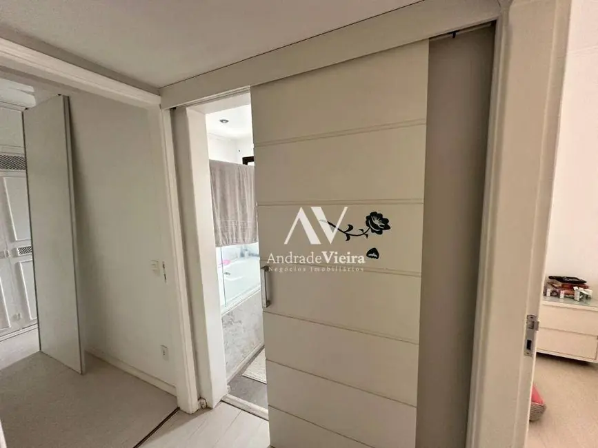 Foto 3 de Apartamento com 4 quartos à venda, 250m2 em Cambuí, Campinas - SP